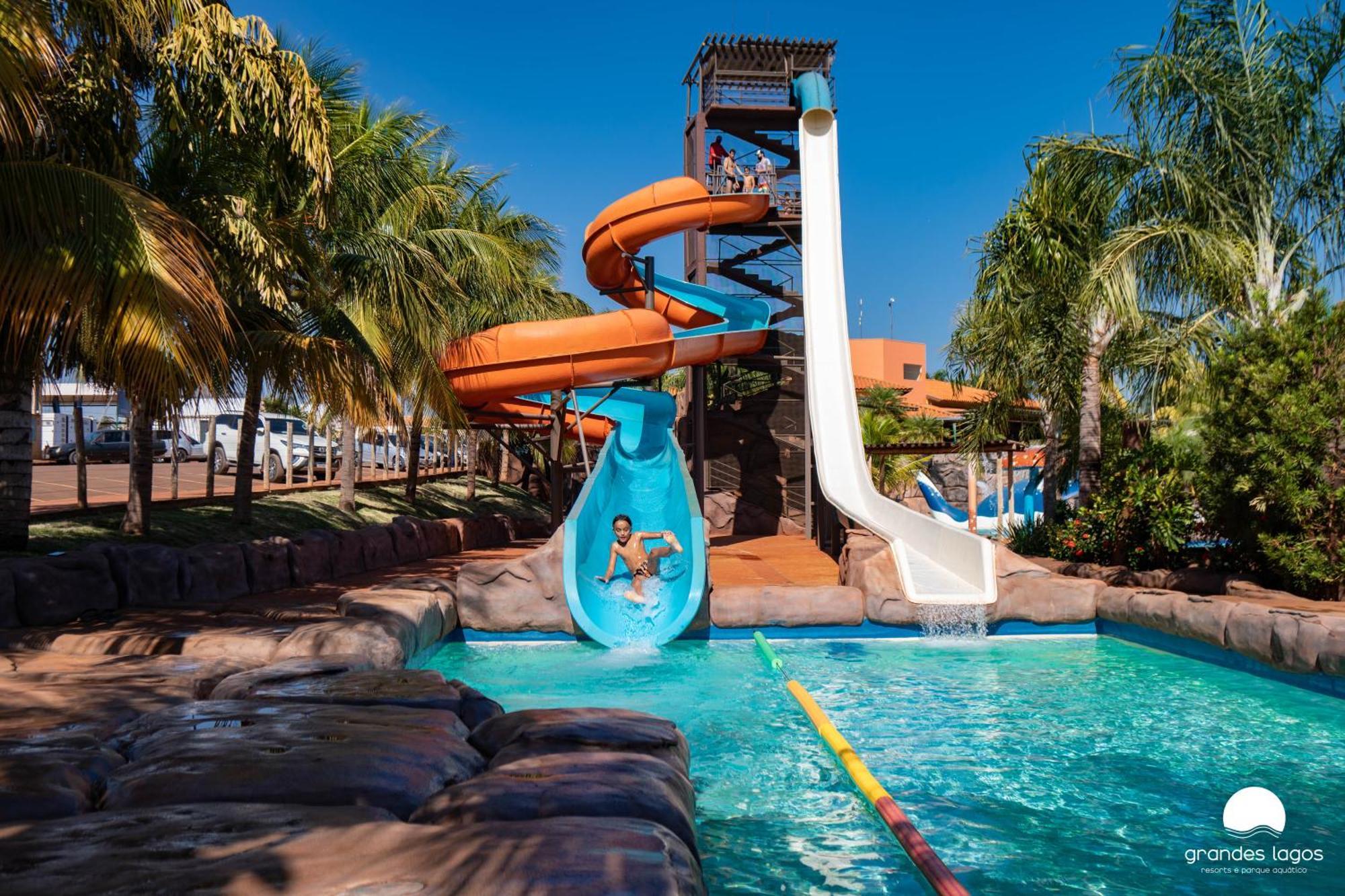 Grandes Lagos Resorts e Parque Aquático Santa Clara d'Oeste Esterno foto